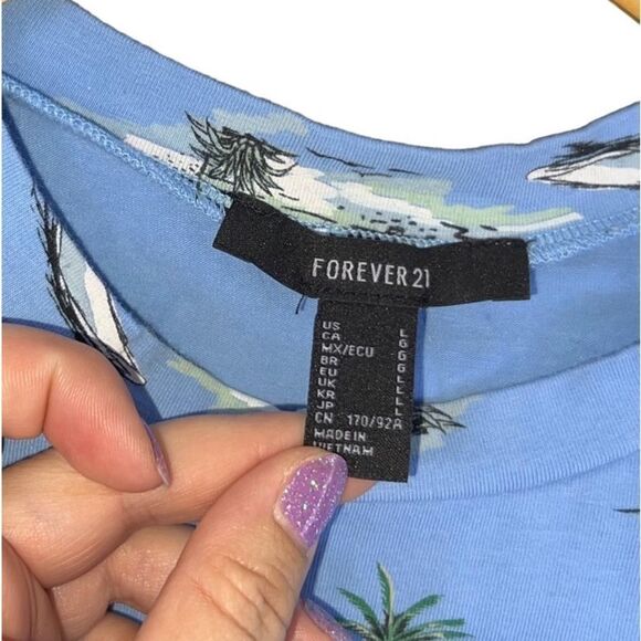 LARGE Crop Top ~ T-shirt ~ Forever 21 ~ Blue W Palm Trees ~ EUC - Picture 4 of 4
